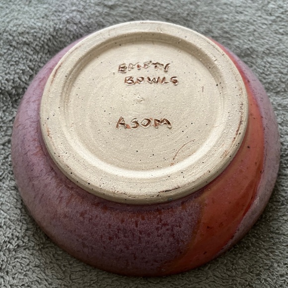 Hand crafted bowls - Picture 2 of 4